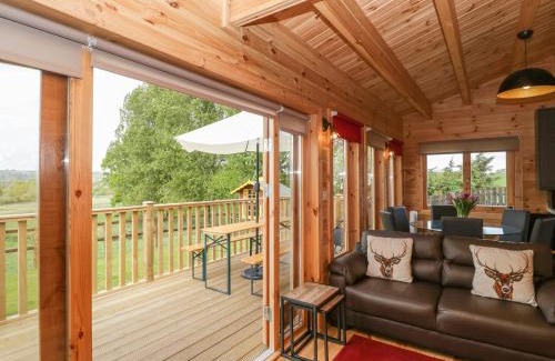 Crewkerne Haus | Sunnyside Lodge