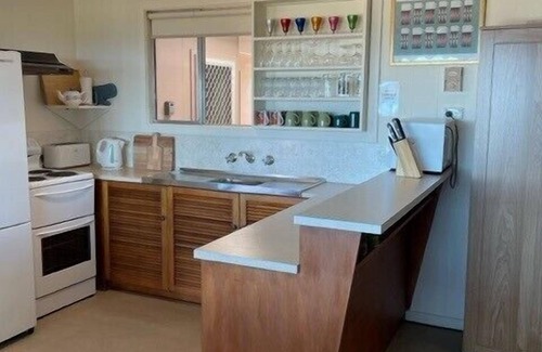 Tiddy Widdy Beach Haus | Sunrise at Tiddy Widdy - Esplanade! sea views! Winter Off Peak Special!