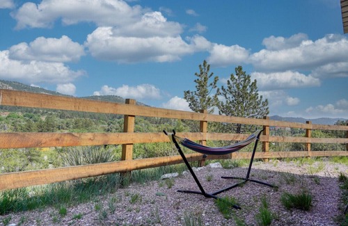 Hot Springs Kabine | Sunrise Cabin at Highland Meadows - King Bed and Views