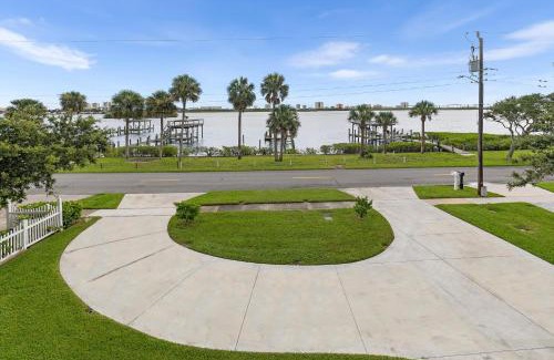 Allans Port Orange Haus | Sunrise on Halifax