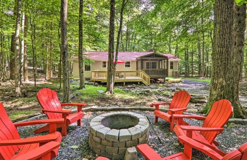 Locust Lake Village Haus | Sunroom, Fire Pit and Sauna Lake Locust Village Gem