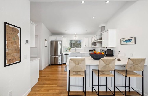 North Eastham Haus | Sunset Bluff: 028-E Modern Contemporary in Eastham with Water Views, Steps to Bay Beach