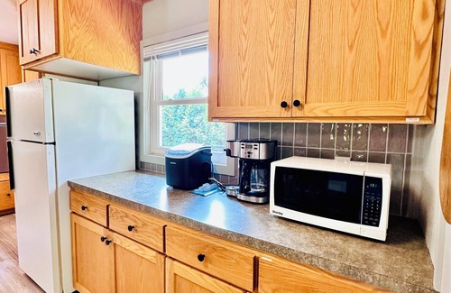Barron County Kabine | Sunset Cabin on Lower Turtle Lake - 10 Guests/6Beds - Dogs Allowed
