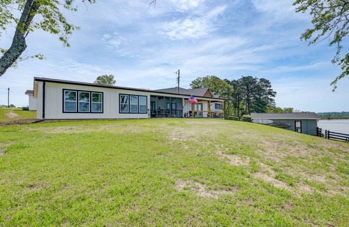 Centre Haus | 'Sunset Paradise' on Weiss Lake w/ Private Dock!