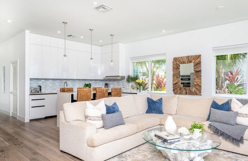 Northwest Point Eigentumswohnung | Sunset Point - New Oceanfront Luxury 3 Bed Condo with Stunning Views and Diving