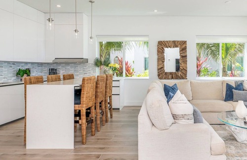 Northwest Point Eigentumswohnung | Sunset Point - New Oceanfront Luxury 3 Bed Condo with Stunning Views and Diving