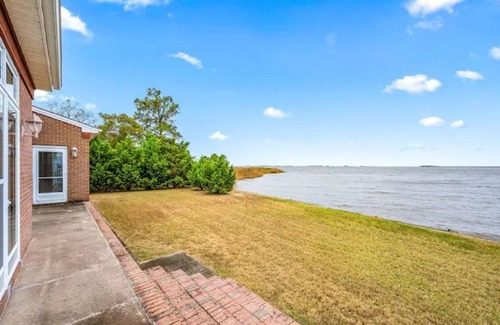 Quantico Haus | Sunset Retreat on the Nanticoke