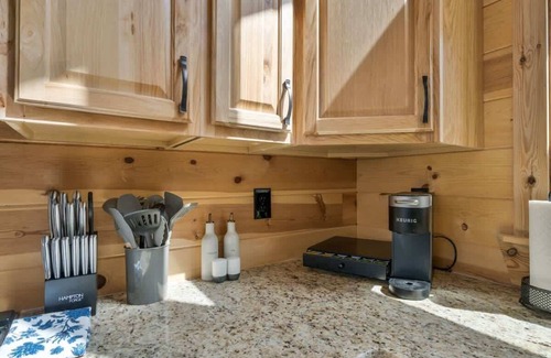 Ranger Kabine | Sunset Ridge Summary: