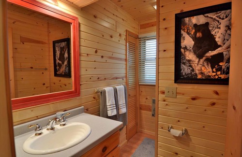 Hayward Haus | Sunset Shores 3 Bedroom Hotel Room by Redawning