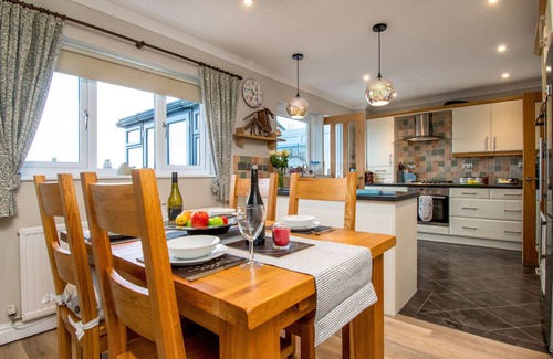 Llanfairfechan Hütte | Sunset View - Drei Schlafzimmer Kleines Landhaus, Schläft 5