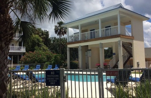 Suwannee Eigentumswohnung | Sunsets, Canal Front, FISH, FISH, FISH! Suwannee Cove - Unit 207, Boat Slip 23