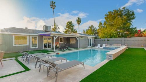Camelback East Haus | Sunsets on 11th by AvantStay Resort-Style Pool Hot Tub Game Room