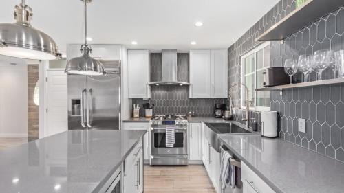 Camelback East Haus | Sunsets on 11th by AvantStay Resort-Style Pool Hot Tub Game Room