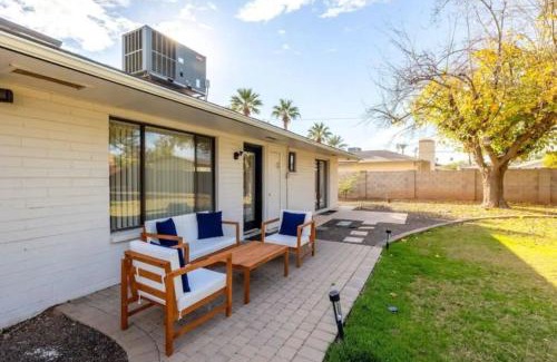 Scottsdale Highlands Haus | Sunshine on Sells, Pool & BBQ Grill