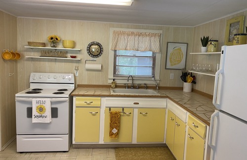 Piedmont Haus | Sunshine Shack at Clearwater Lake (sleeps 6)