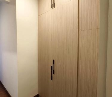 Shah Alam Wohnung | Sunsuria 3BR Luxury White Design 8pax I PetFriendly -2CP Netflix I Mid Floor Unblock City View