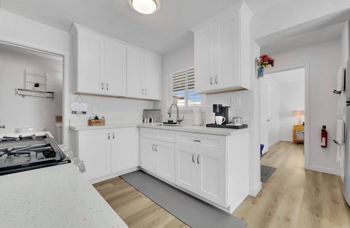 West Second Street Historic District Haus | Super 2 Bed with Private Hot Tub! Downtown Mesa.