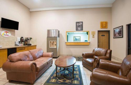 Abilene Hotel | Super 8 by Wyndham Abilene KS