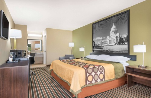 Bryant Hotel | Super 8 by Wyndham Bryant Little Rock Area