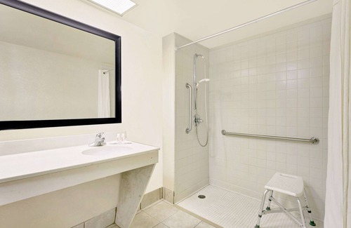 Byron Hotel | Super 8 by Wyndham Byron/South Macon