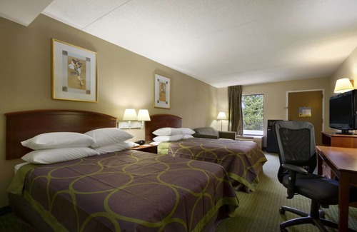 Calhoun Hotel | Super 8 by Wyndham Calhoun