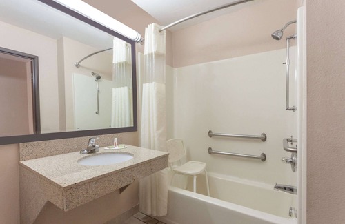 Carrollton Hotel | Super 8 by Wyndham Carrollton