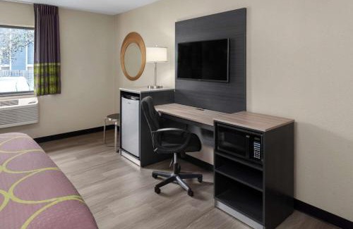 Akron Hotel | Super 8 by Wyndham Copley Akron