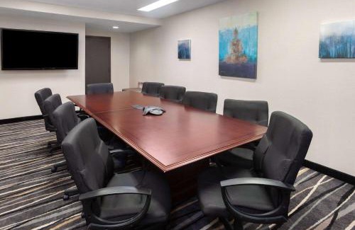 Akron Hotel | Super 8 by Wyndham Copley Akron