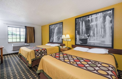 Coshocton Hotel | Super 8 by Wyndham Coshocton Roscoe Village