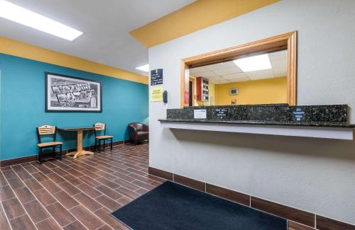 Devils Lake Hotel | Super 8 by Wyndham Devils Lake