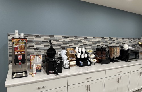 Grand Island Hotel | Super 8 by Wyndham Grand Island South