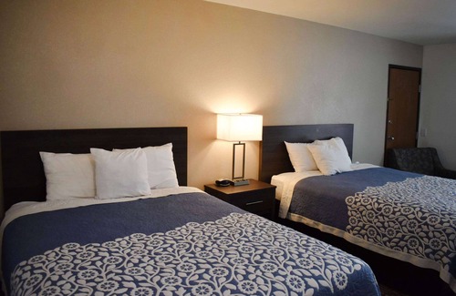 Grand Island Hotel | Super 8 by Wyndham Grand Island South