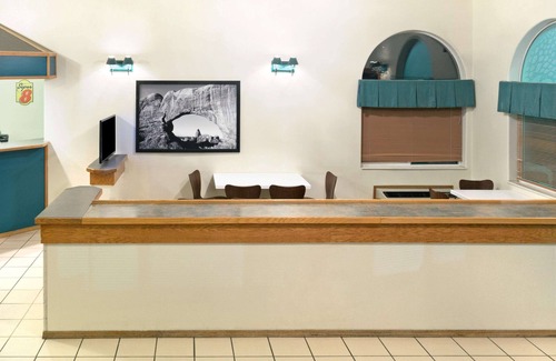 Green River Hotel | Super 8 by Wyndham Green River