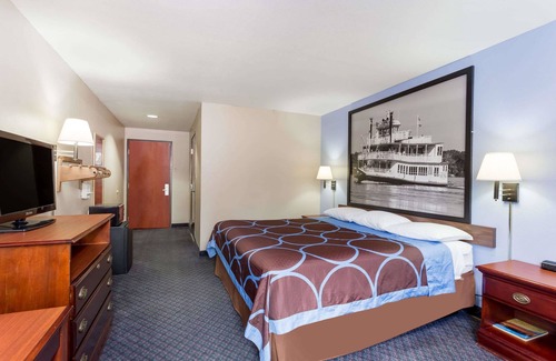 Indianola Hotel | Super 8 by Wyndham Indianola