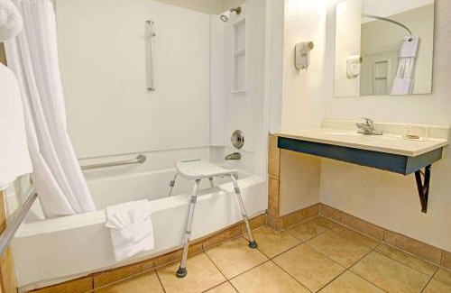 Mesilla Park Hotel | Super 8 by Wyndham Las Cruces University Area