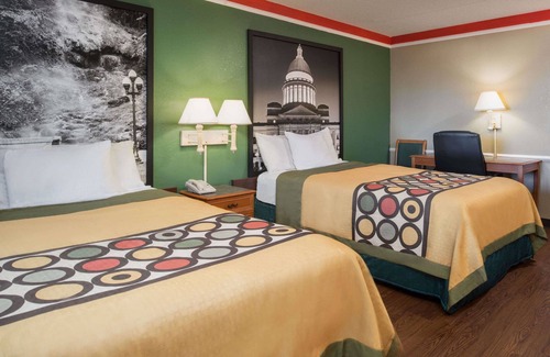 Little Rock Hotel | Super 8 by Wyndham Little Rock/Otter Creek