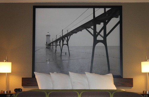 Manistee Hotel | Super 8 by Wyndham Manistee