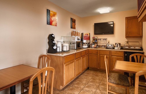 McGehee Hotel | Super 8 by Wyndham McGehee