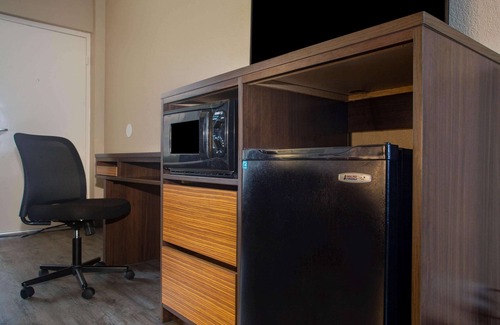 Mobile Hotel | Super 8 by Wyndham Mobile I-65