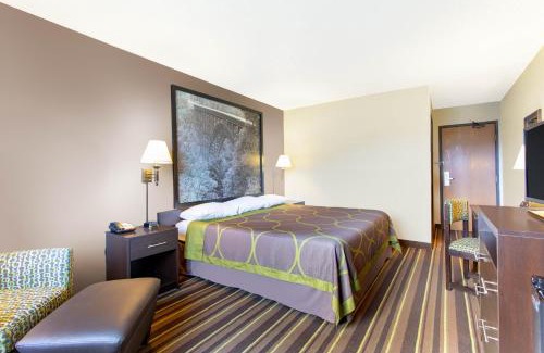 Weston Hotel | Super 8 by Wyndham Weston WV