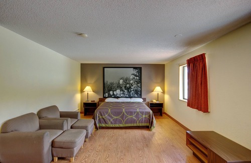 Zanesville Hotel | Super 8 by Wyndham Zanesville