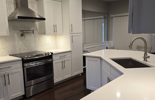 Suwanee Haus | Super Clean Comfortable Townhome -Sleeps 6-Home Away From Home!