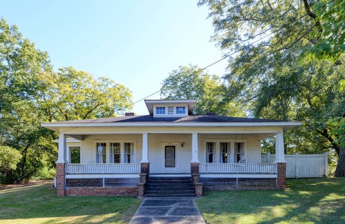 Starkville Haus | Super Cute Studio - New 2023 Football Rates!