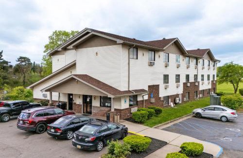Lansing Hotel | Super Inn by OYO Lansing MI