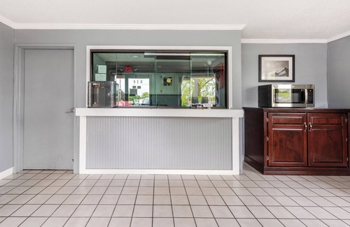 Lansing Hotel | Super Inn by OYO Lansing MI