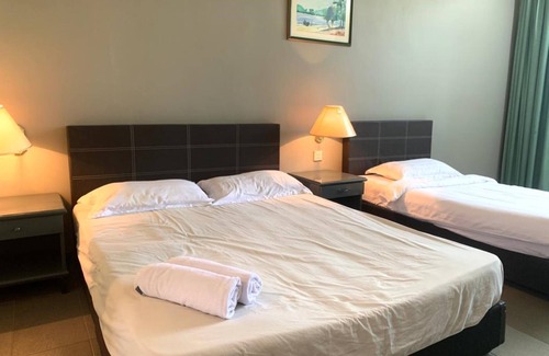 Mentakab Hotel | Capital O 90146 Alh Continental Resort