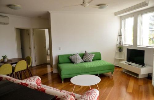 Newstead Wohnung | Superb 2 bedroom apartment next to the river