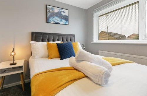 Handsworth Haus | Superb 3 bed house, homely comforts close to supermarkets, with private parking on gated premise