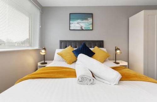 Handsworth Haus | Superb 3 bed house, homely comforts close to supermarkets, with private parking on gated premise