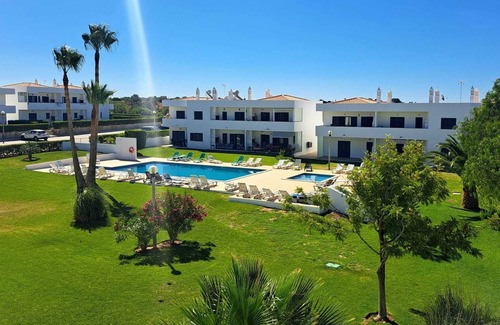 Pera Wohnung | Superb apartment with pool and sea view